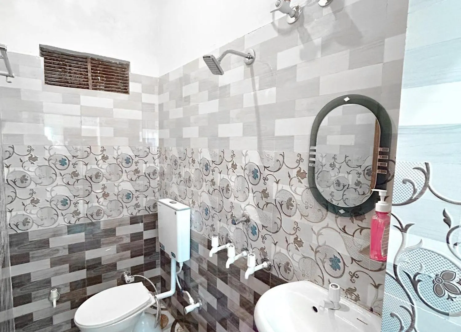 招待所 7Bhk Flats Ac & Non Ac Rooms In Kashi Vishwanath Jyotirling The Sacred Stay Apartment 瓦拉纳西